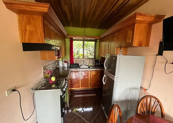 Tucantico Lodge - Monteverde